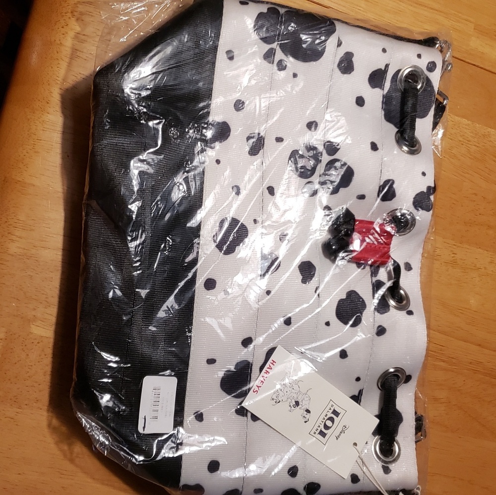 NIP Disney Harvey's 101 Dalmatians Park Hopper